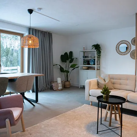 Apartmán Haus Heidi & *